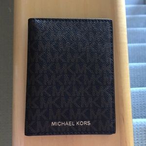 MICHAEL KORS PASSPORT WALLET